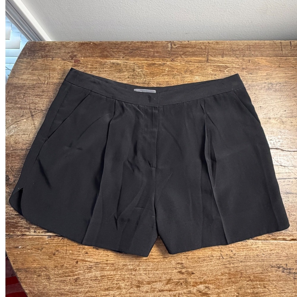 Vince Black 100% Silk Pleated Dress Shorts Size 6 Womens Luxe Lightweight